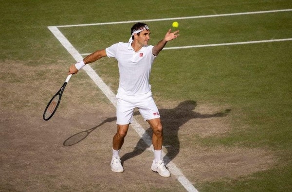 Cách mở vợt của Federer