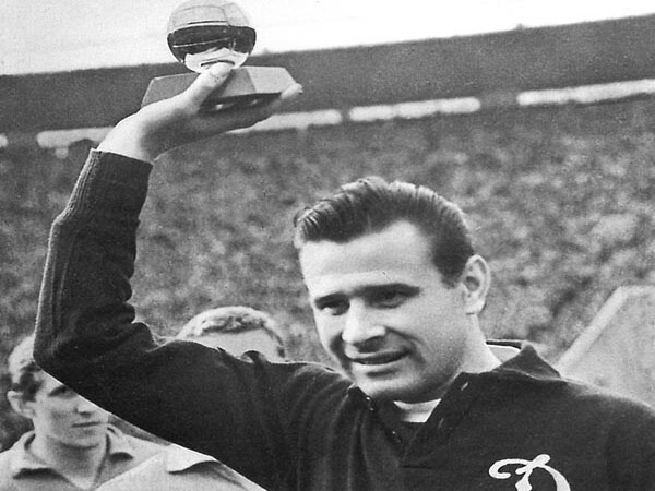 Cố thủ môn huyền thoại Lev Yashin