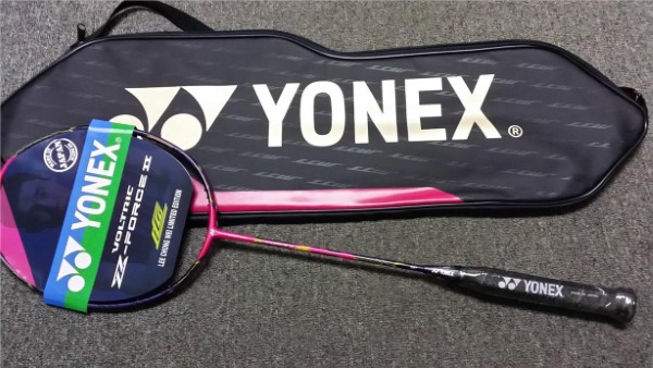 Yonex Voltric Z Force II LCW Limited là một trong top 10 cây vợt cầu lông đắt nhất thế giới