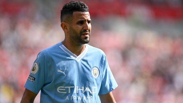 Tiền đạo cánh phải - Riyad Mahrez