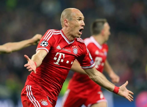 Tiền vệ cánh trái - Arjen Robben