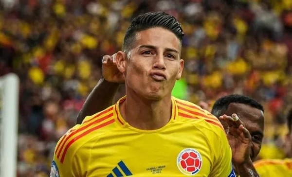 Tiền vệ cánh phải - James Rodriguez